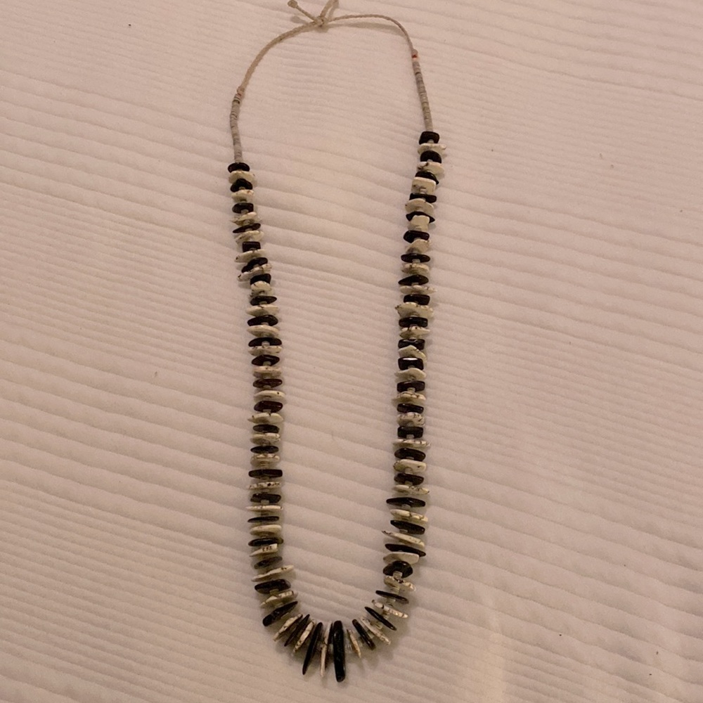 Navajo made necklace unisex howlite and onyx